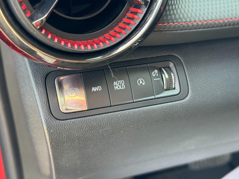 Chevrolet Equinox Vehicle Full-screen Gallery Image 16