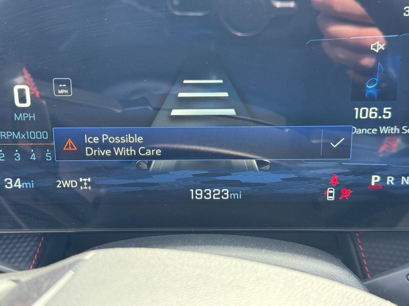 Chevrolet Equinox Vehicle Full-screen Gallery Image 19