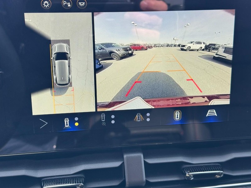 Chevrolet Equinox Vehicle Full-screen Gallery Image 20