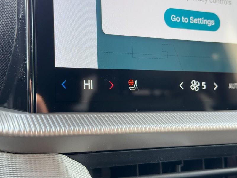 Ford Explorer Vehicle Full-screen Gallery Image 13