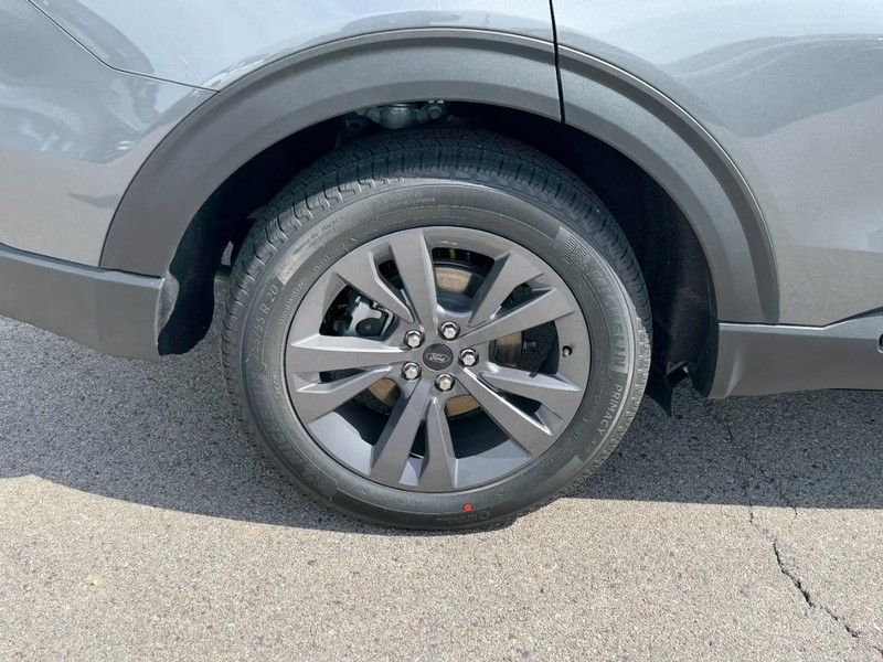 Ford Explorer Vehicle Full-screen Gallery Image 4