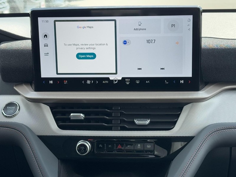 Ford Explorer Vehicle Full-screen Gallery Image 9