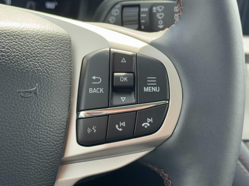 Ford Explorer Vehicle Full-screen Gallery Image 12