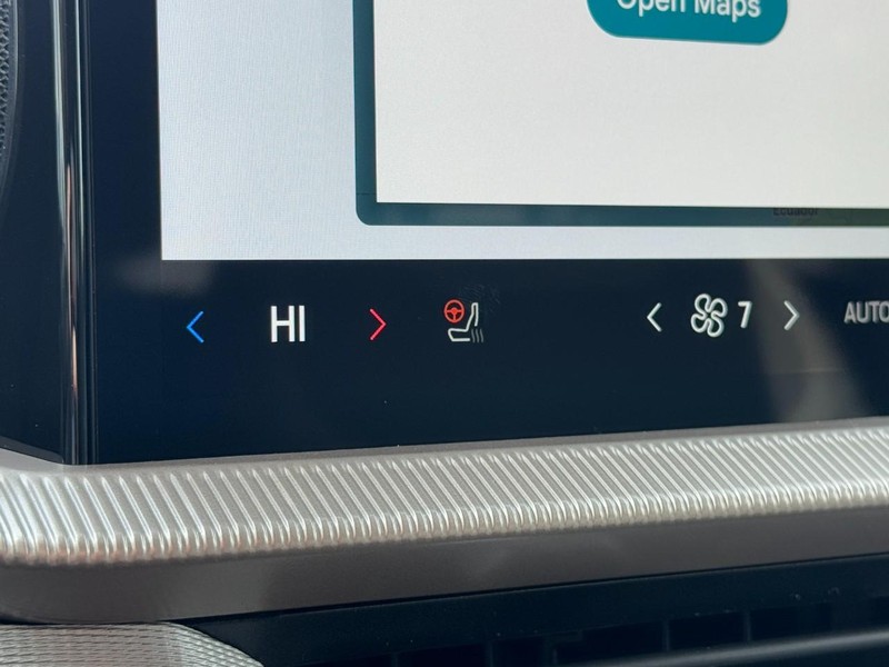 Ford Explorer Vehicle Full-screen Gallery Image 13