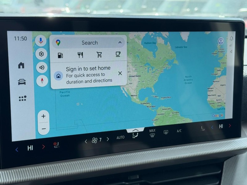 Ford Explorer Vehicle Full-screen Gallery Image 14