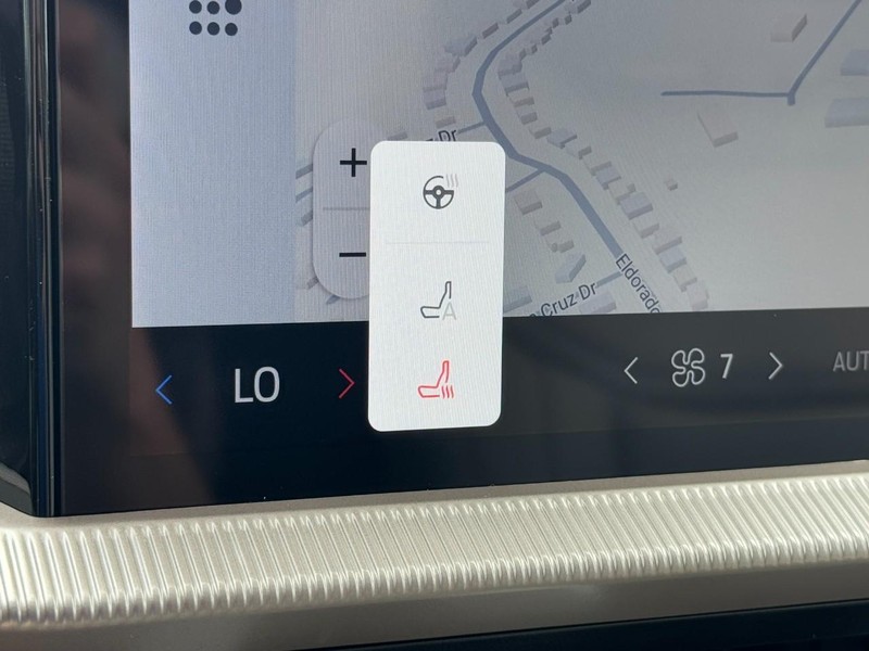 Ford Explorer Vehicle Image 15