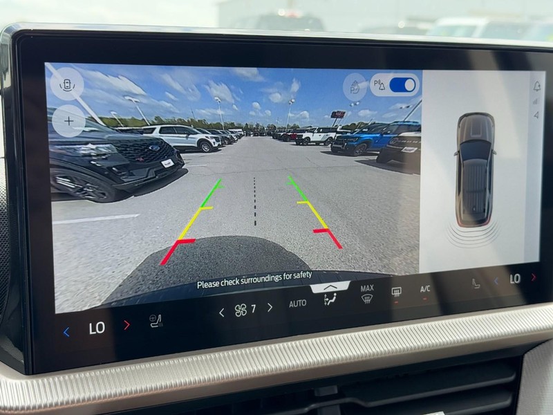 Ford Explorer Vehicle Image 16