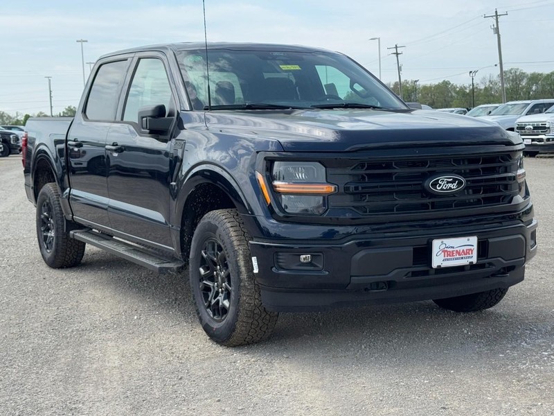 Ford F-150 Vehicle Full-screen Gallery Image 2