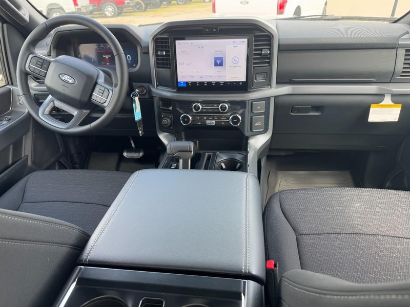 Ford F-150 Vehicle Full-screen Gallery Image 6