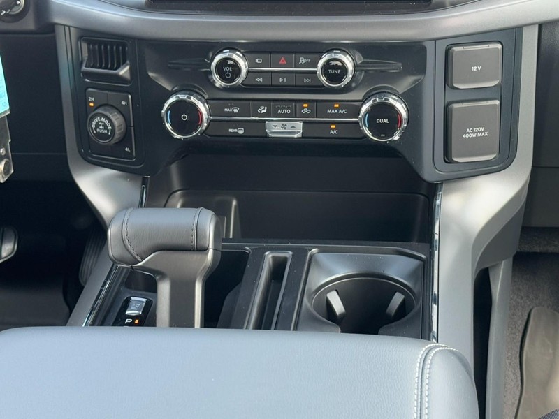 Ford F-150 Vehicle Full-screen Gallery Image 9