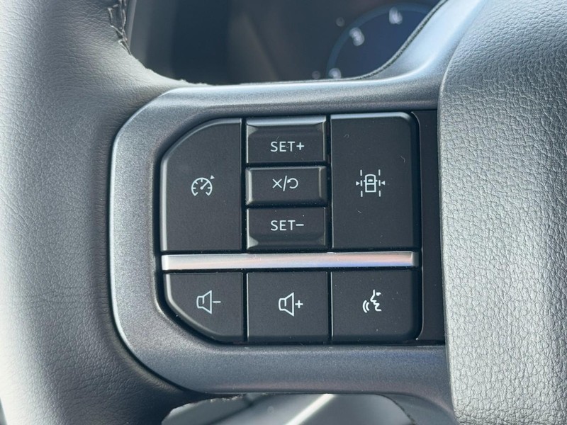 Ford F-150 Vehicle Full-screen Gallery Image 10