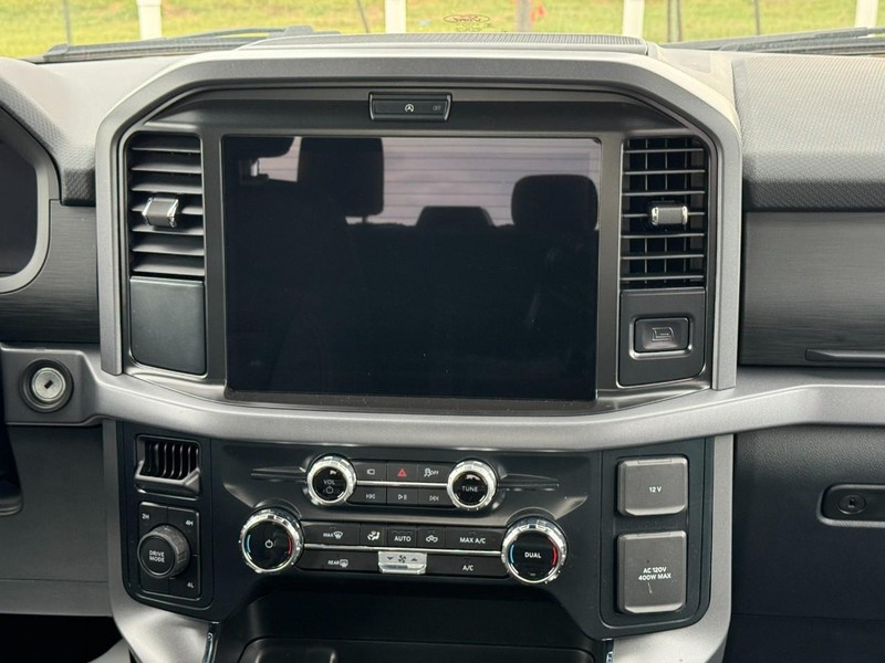 Ford F-150 Vehicle Full-screen Gallery Image 8