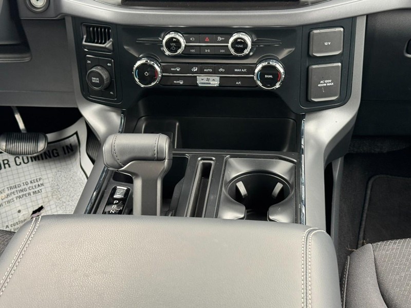 Ford F-150 Vehicle Full-screen Gallery Image 9