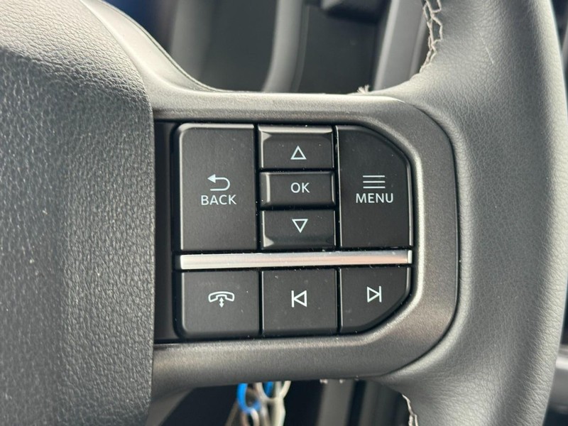 Ford F-150 Vehicle Full-screen Gallery Image 11