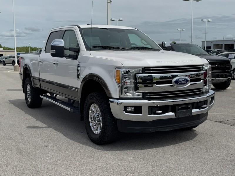 Ford Super Duty F-350 SRW Vehicle Image 02