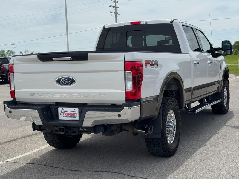 Ford Super Duty F-350 SRW Vehicle Image 03