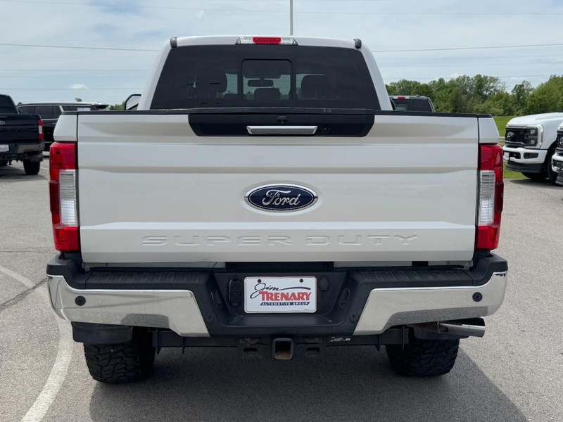 Ford Super Duty F-350 SRW Vehicle Image 04