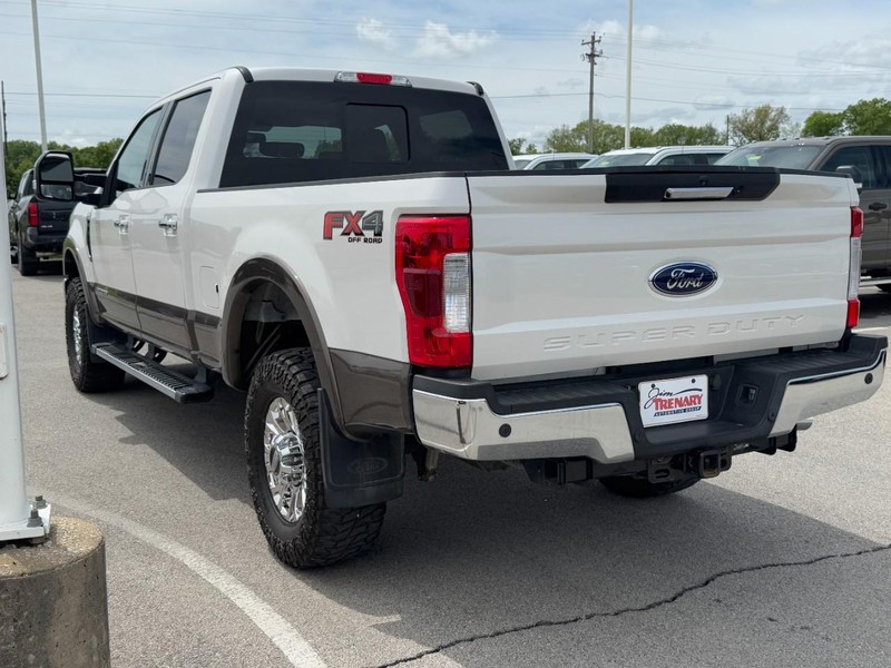 Ford Super Duty F-350 SRW Vehicle Image 05