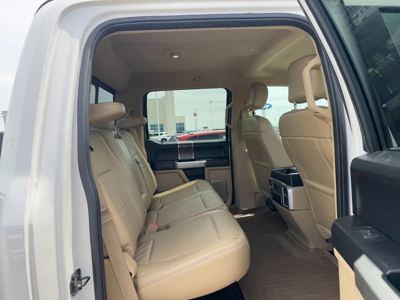 Ford Super Duty F-350 SRW Vehicle Image 09