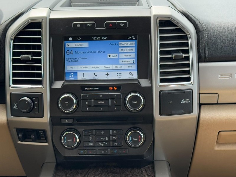 Ford Super Duty F-350 SRW Vehicle Image 12