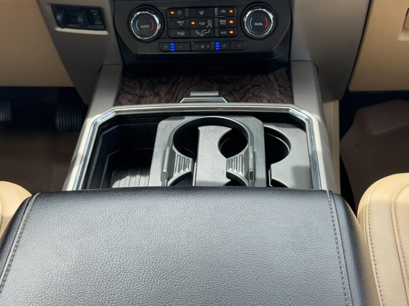 Ford Super Duty F-350 SRW Vehicle Image 13