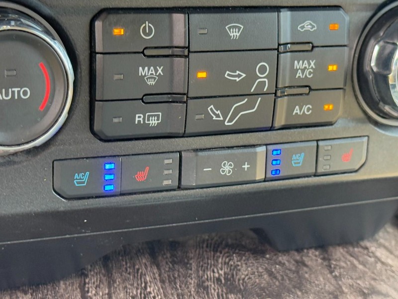 Ford Super Duty F-350 SRW Vehicle Image 19