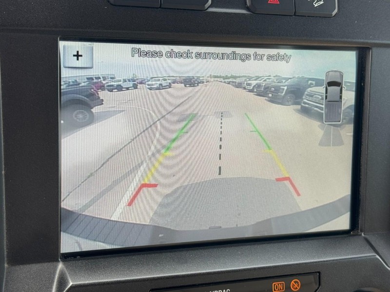 Ford Super Duty F-350 SRW Vehicle Image 21