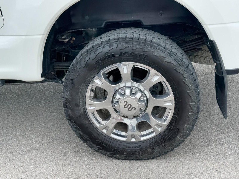 Ford Super Duty F-250 SRW Vehicle Full-screen Gallery Image 7