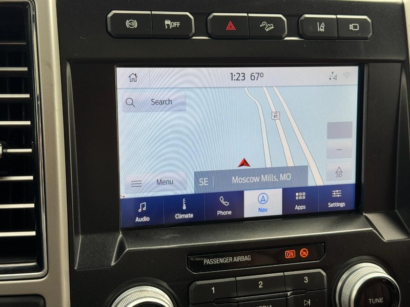 Ford Super Duty F-250 SRW Vehicle Full-screen Gallery Image 22