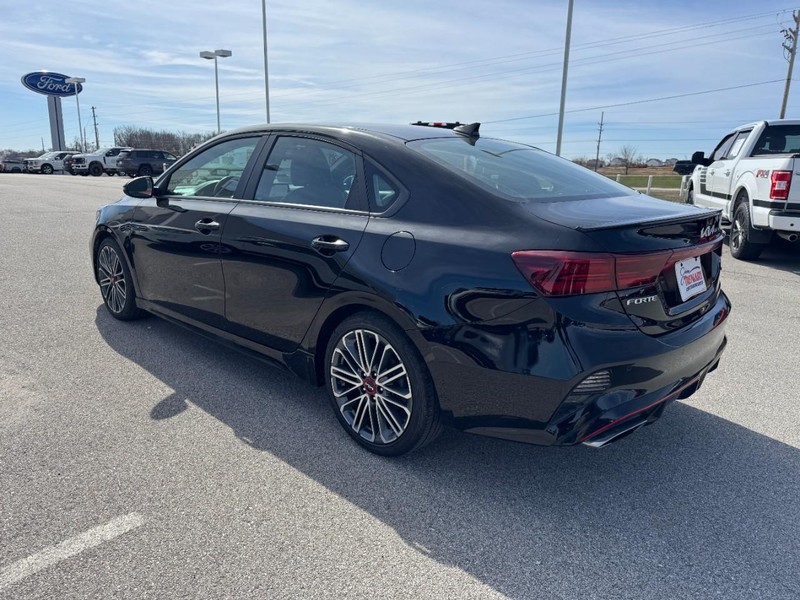 Kia Forte Vehicle Full-screen Gallery Image 6