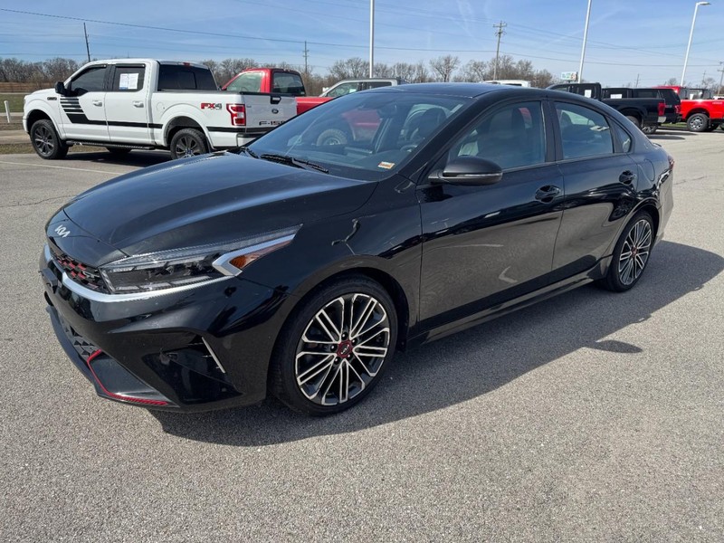 Kia Forte Vehicle Full-screen Gallery Image 8