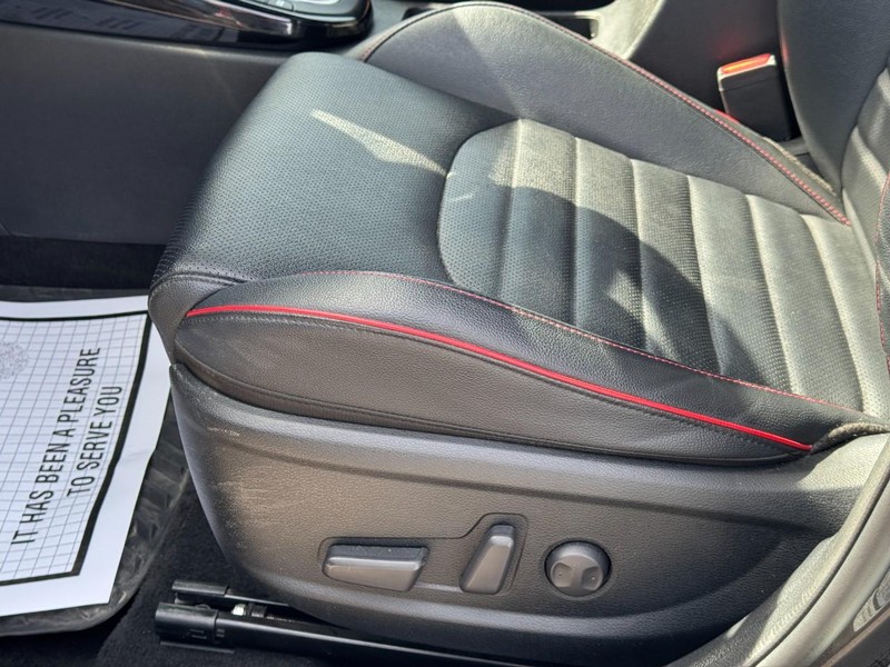 Kia Forte Vehicle Full-screen Gallery Image 25