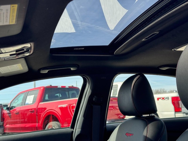 Kia Forte Vehicle Full-screen Gallery Image 26