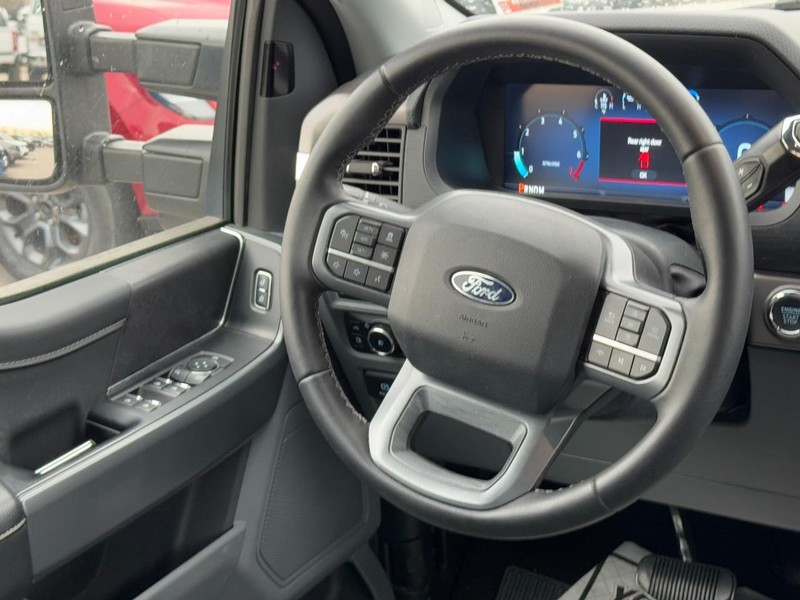 Ford F-150 Vehicle Image 12