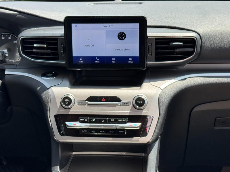 Ford Explorer Vehicle Full-screen Gallery Image 14