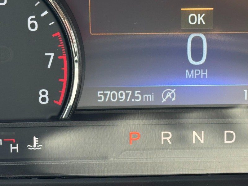 Ford Explorer Vehicle Full-screen Gallery Image 19