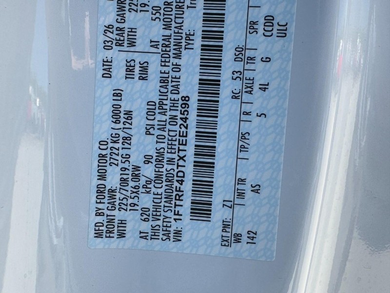 Ford Super Duty F-450 DRW Vehicle Image 15