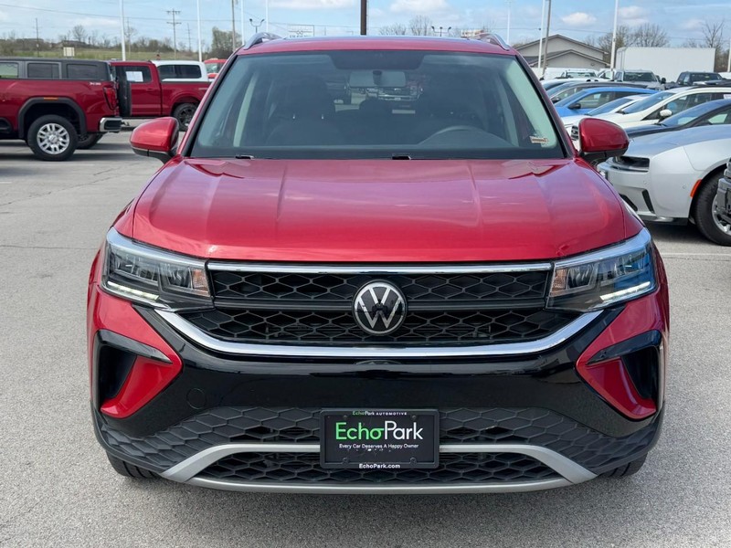 Volkswagen Taos Vehicle Full-screen Gallery Image 9