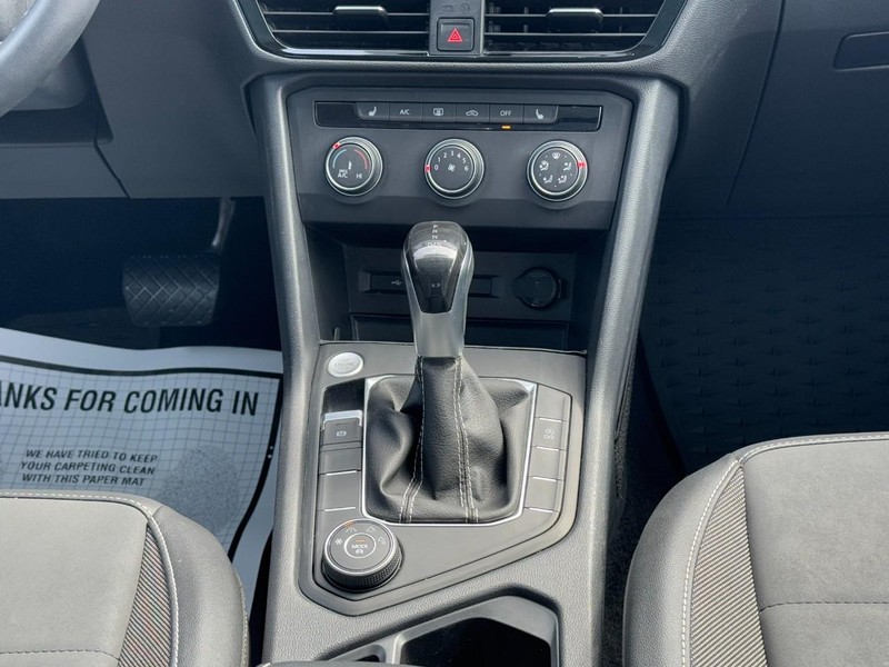 Volkswagen Taos Vehicle Full-screen Gallery Image 14