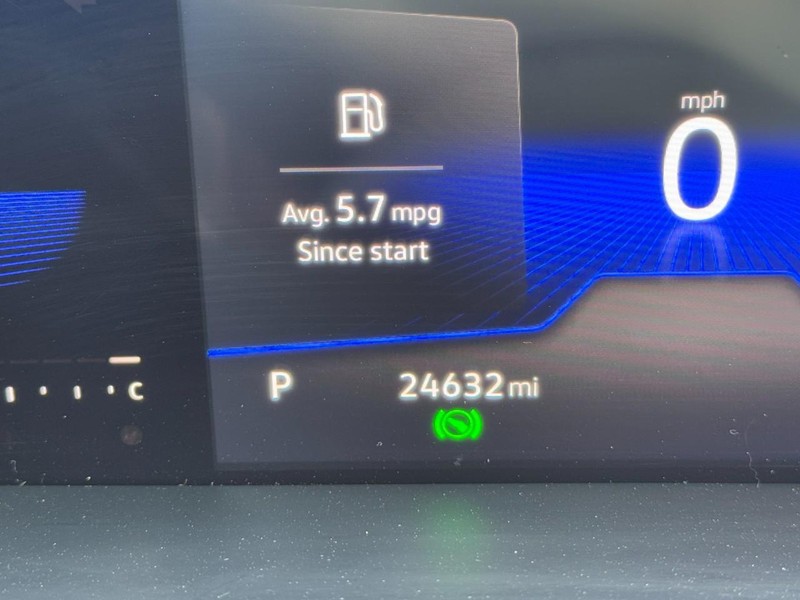 Volkswagen Taos Vehicle Full-screen Gallery Image 18