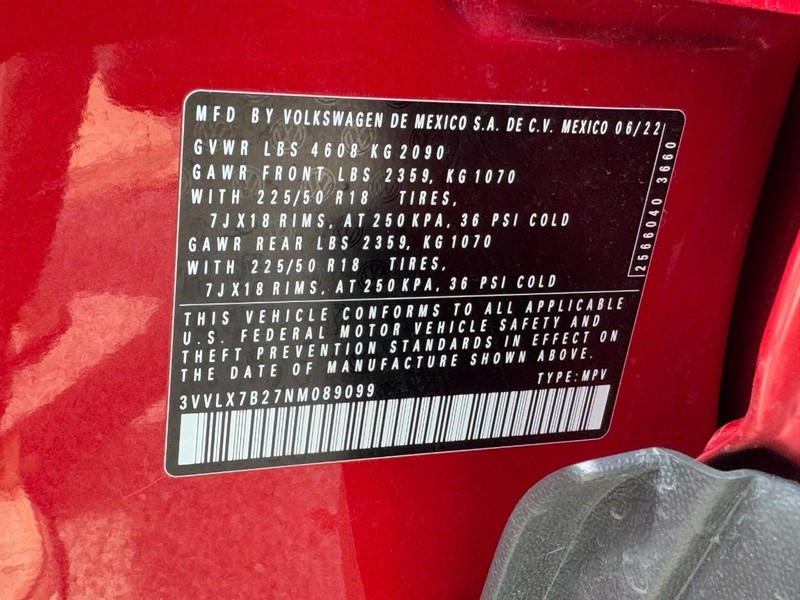 Volkswagen Taos Vehicle Full-screen Gallery Image 23