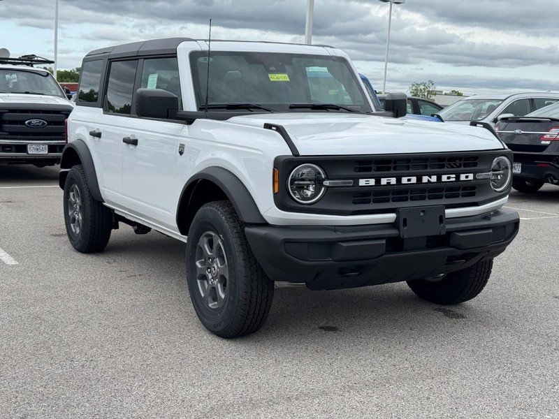 Ford Bronco Vehicle Image 02