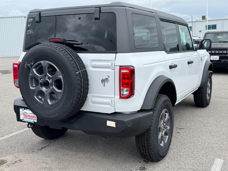 Ford Bronco Vehicle Image 03