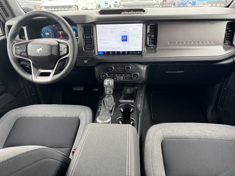 Ford Bronco Vehicle Image 06