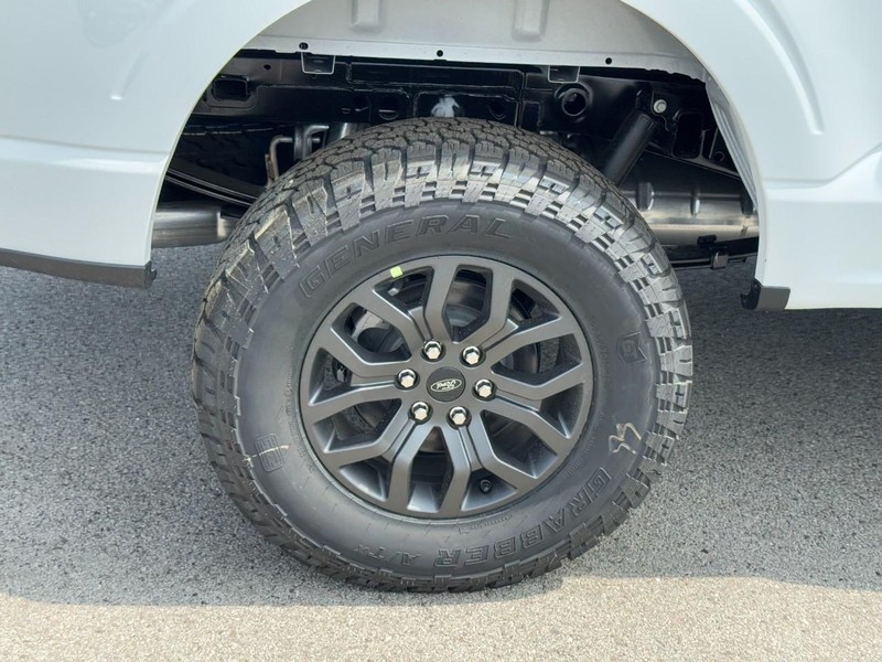 Ford F-150 Vehicle Full-screen Gallery Image 4