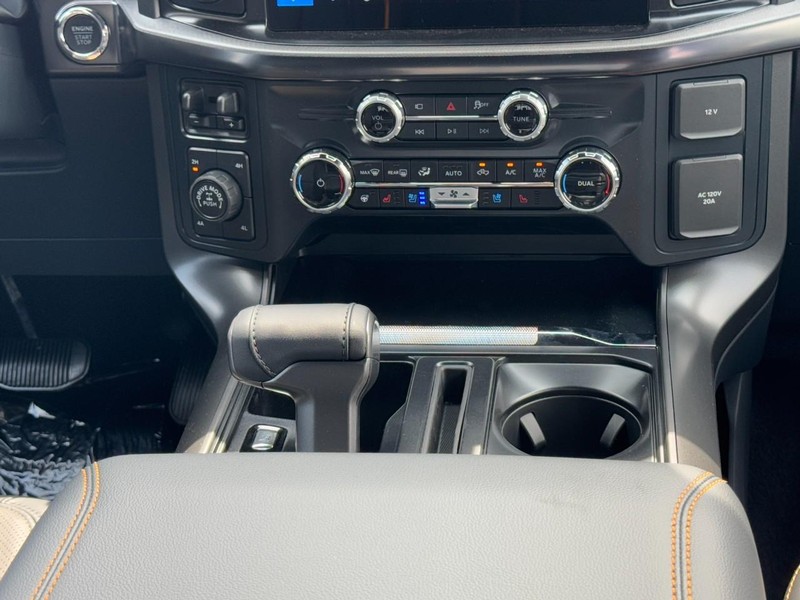 Ford F-150 Vehicle Full-screen Gallery Image 9