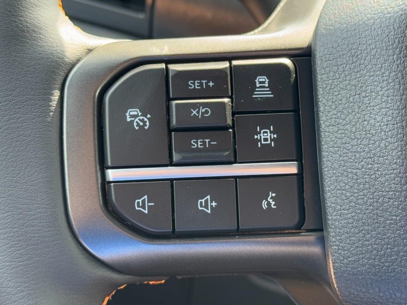 Ford F-150 Vehicle Full-screen Gallery Image 11