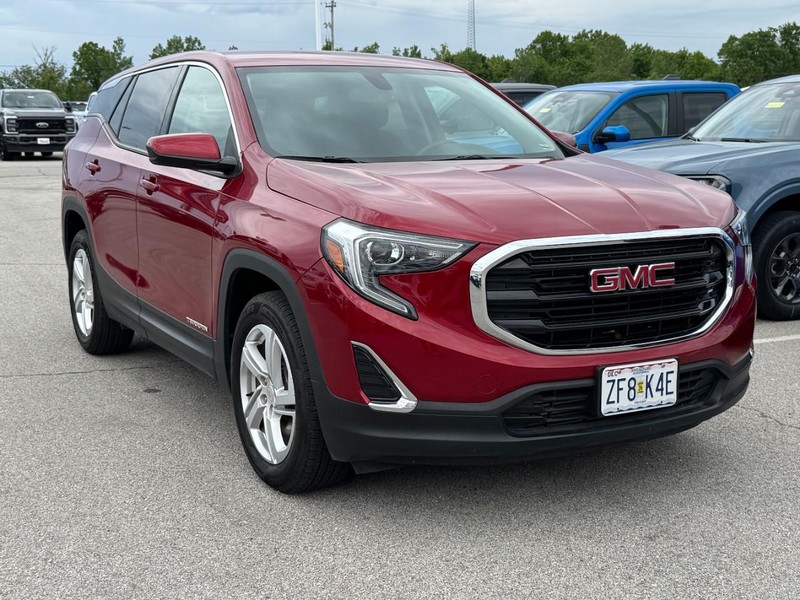 GMC Terrain Vehicle Full-screen Gallery Image 2