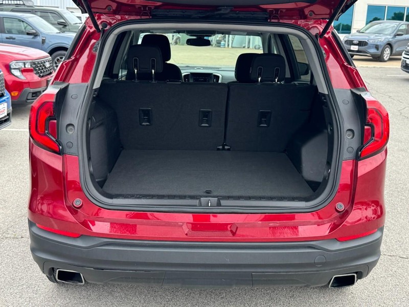 GMC Terrain Vehicle Full-screen Gallery Image 5