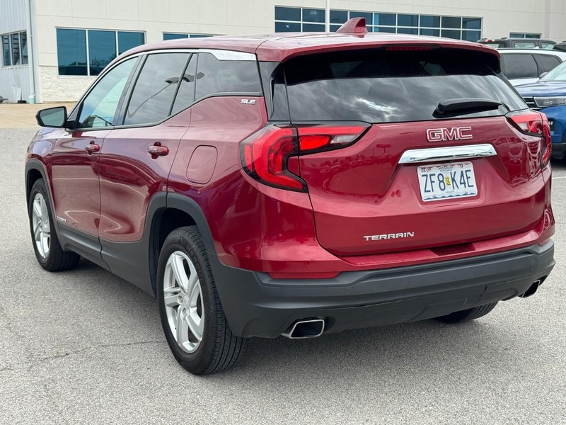 GMC Terrain Vehicle Full-screen Gallery Image 6